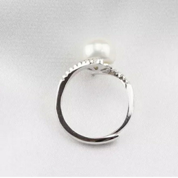 New Silver Faux Pearl Ring - Picture 4 of 6